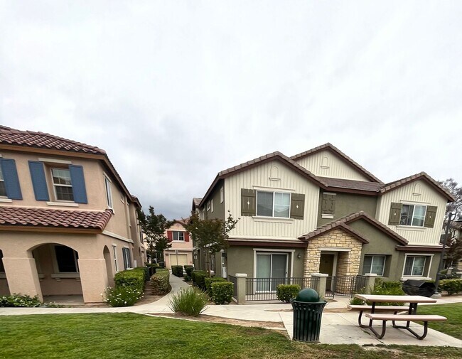 Photo - 15649 Lasselle St House