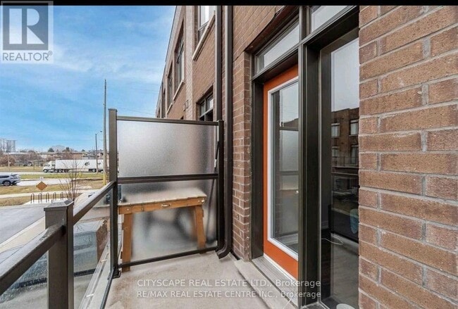 Building Photo - 17 Beliveau St.