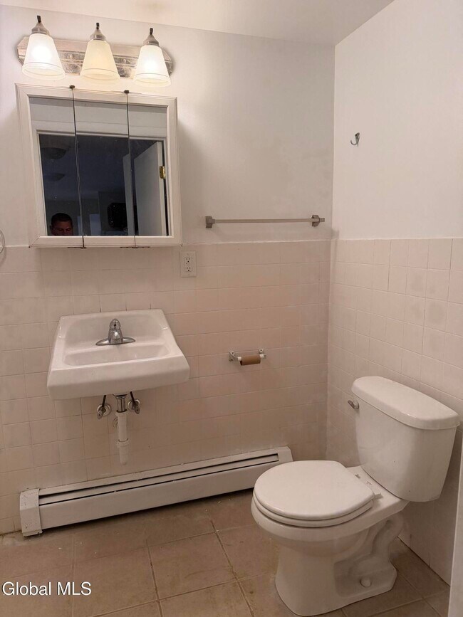 Foto del edificio - 2938 NY-7