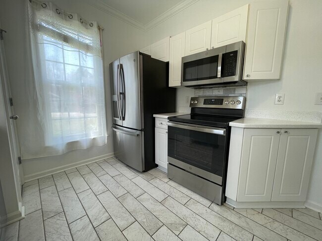 Building Photo - 149 Hutson Ln