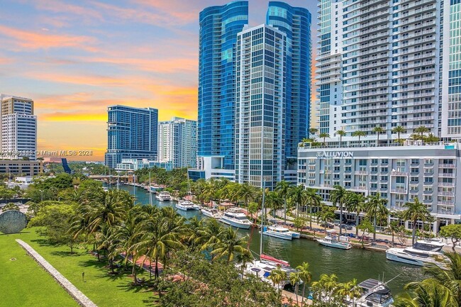 Building Photo - 333 Las Olas Way