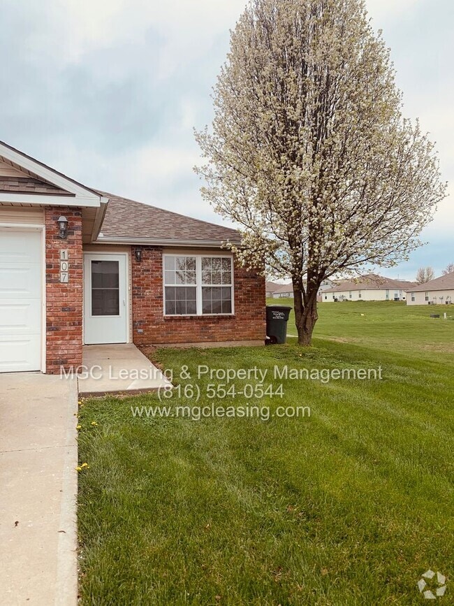 Building Photo - 105-107 Golfview Dr