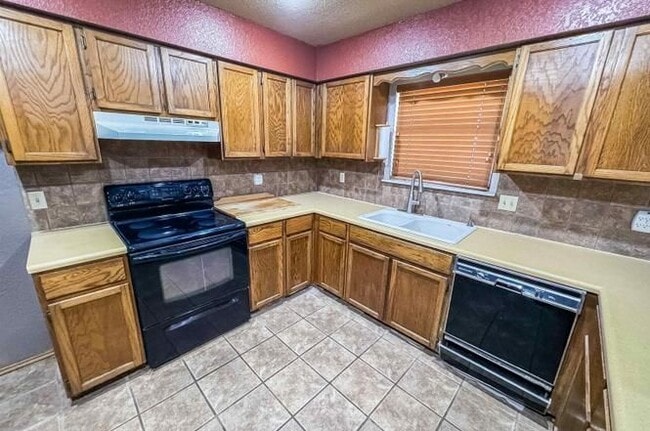 Foto del edificio - 7703 N Valdez St