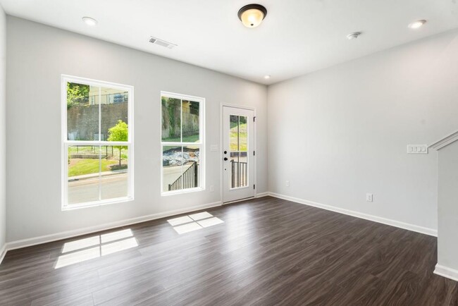 Foto del edificio - 367 Skylar Way SE