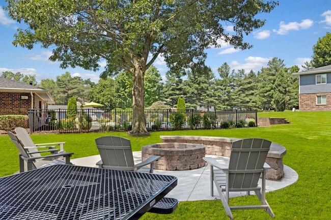 Outdoor Firepit - Greenfield Apartment Homes