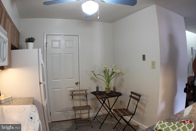 Foto del edificio - 3883 El Camino Pl