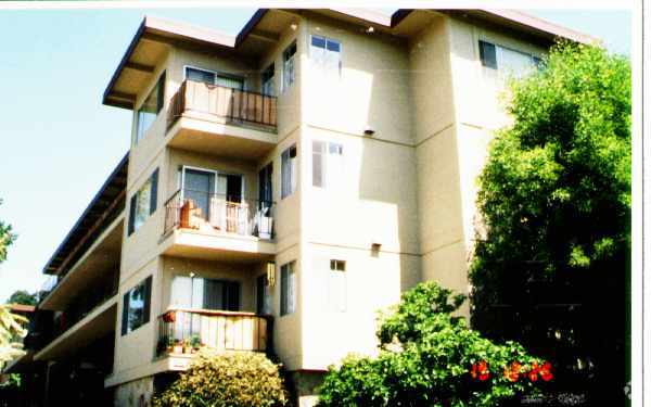 Building Photo - 212 Belle