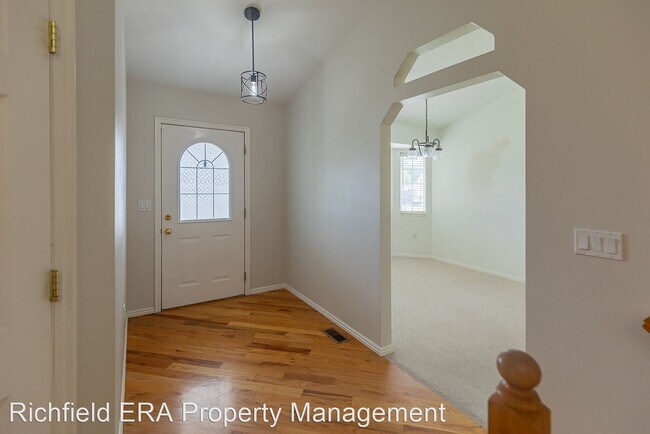 Building Photo - 3 br, 2 bath House - 210 North 300 East