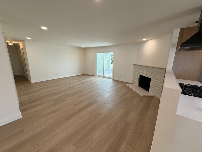 Foto del edificio - 24155 Kittridge St