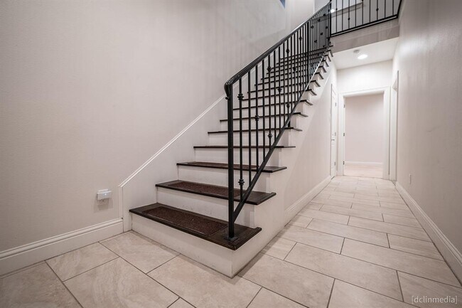 Foto del edificio - 730 W 24th St