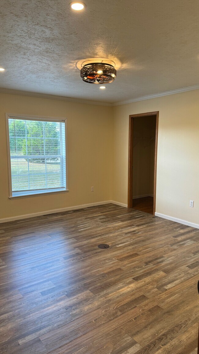 Building Photo - 156 Co Rd 296