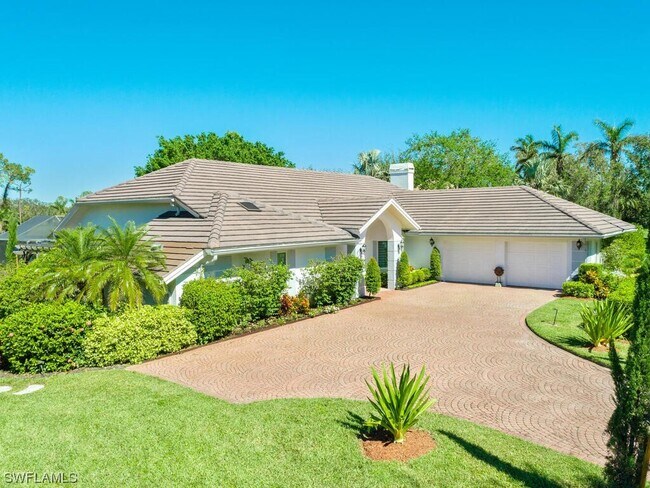 Foto del edificio - 4887 Pond Apple Dr S