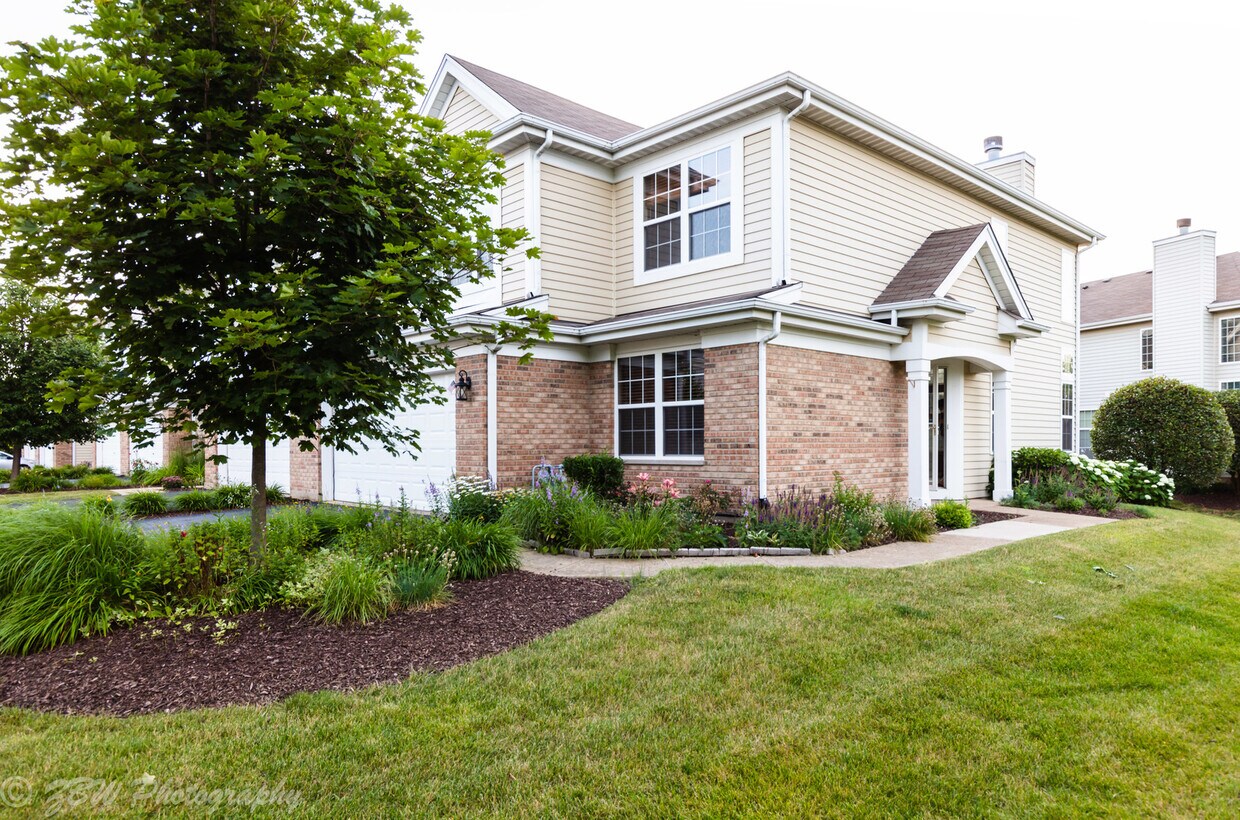 2793 Borkshire Ln, Aurora, IL 60502 Townhome Rentals in Aurora IL