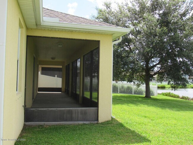 Building Photo - 1741 Bridgeport Cir