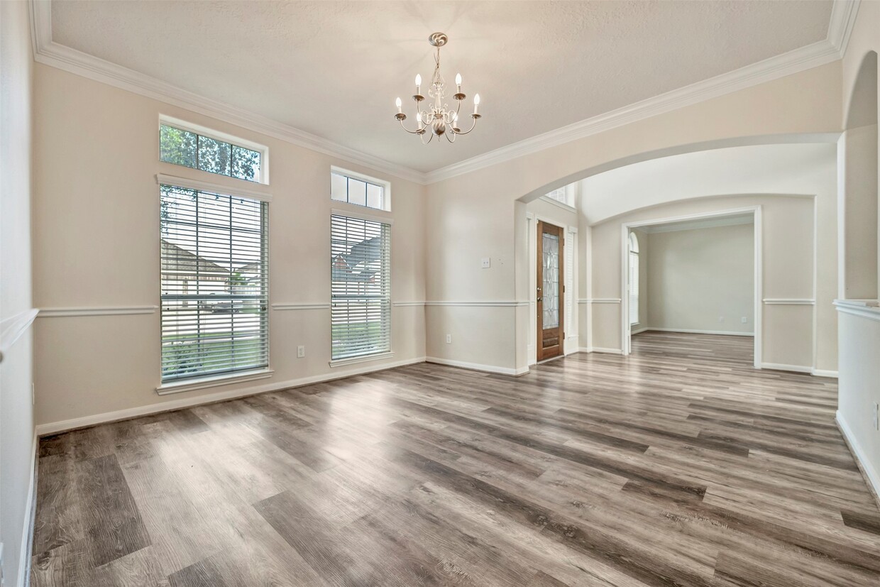 Building Photo - 8215 Still Oak Ln