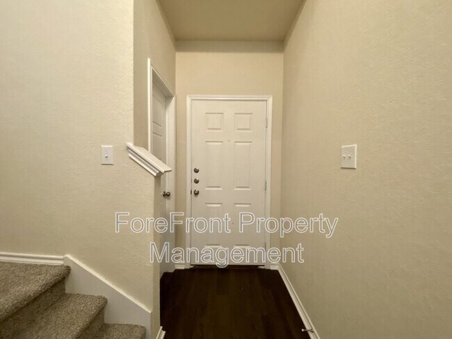 Building Photo - 491 Hunters Ranch E