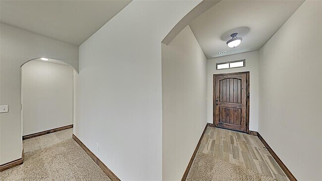 Building Photo - 5521 Cheyenne Rd