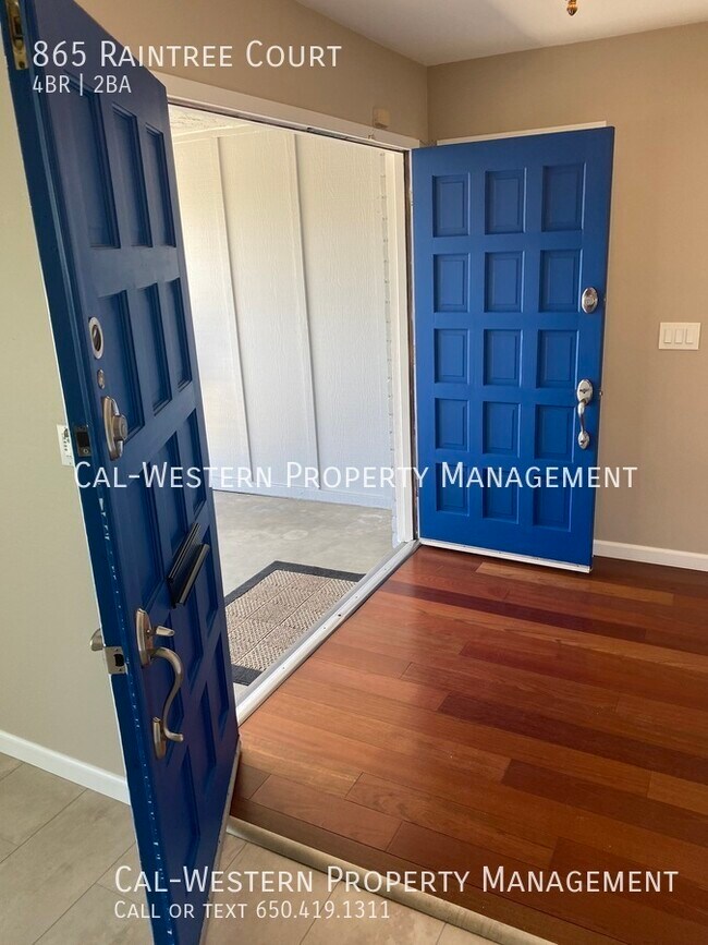 Foto del edificio - 865 Raintree Ct