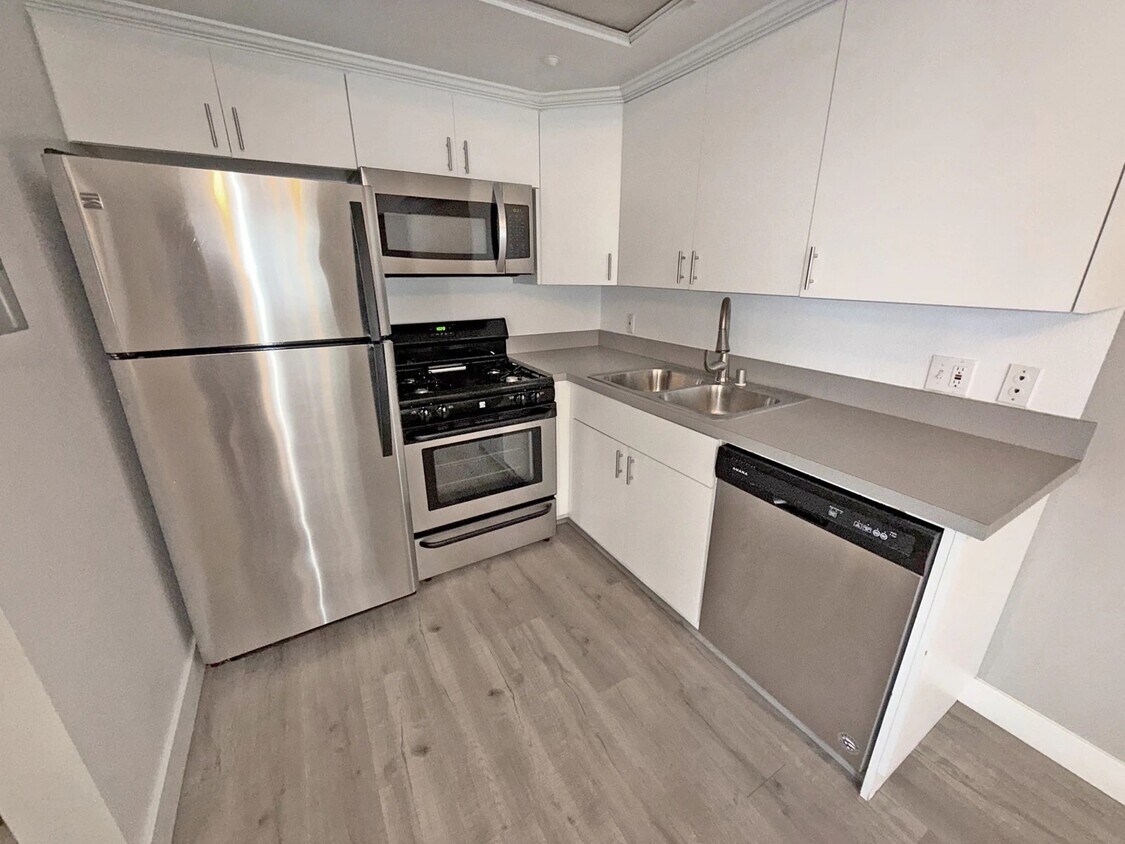 Foto principal - 1270 Stoner Ave