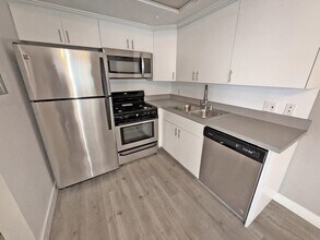 Building Photo - 1270 Stoner Ave