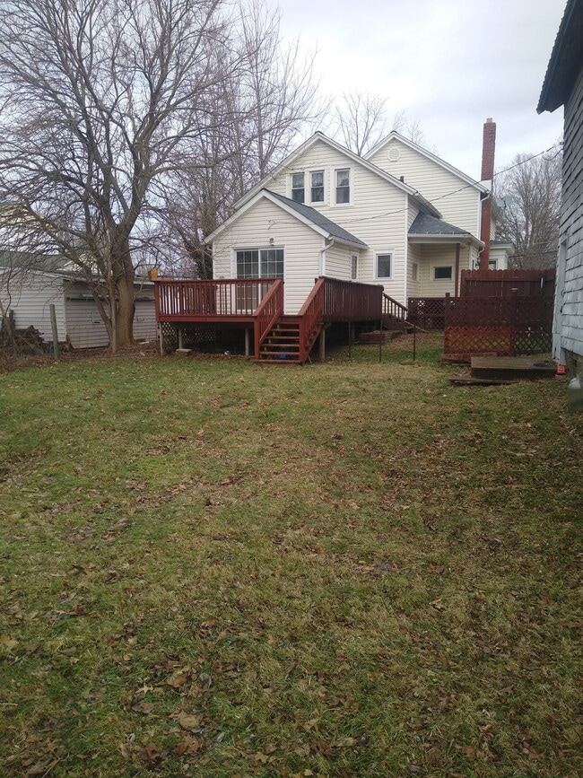 Building Photo - 175 Eagle St