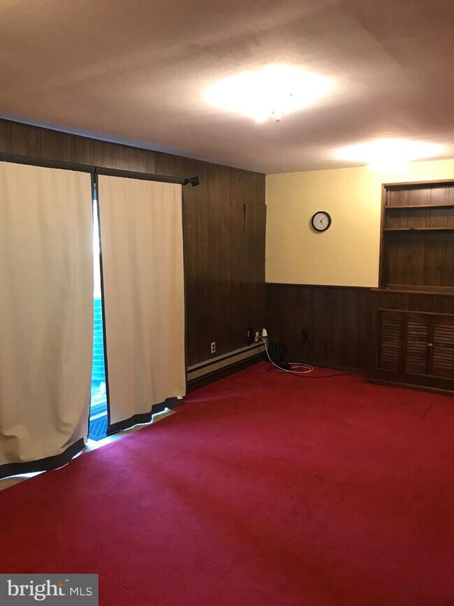 Foto del edificio - 6484 Rockshire St