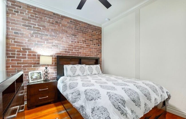 Foto del edificio - 4 bedroom 2 bath home