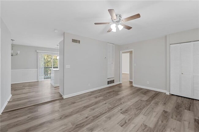 Foto del edificio - 2382 Peachwood Cir NE