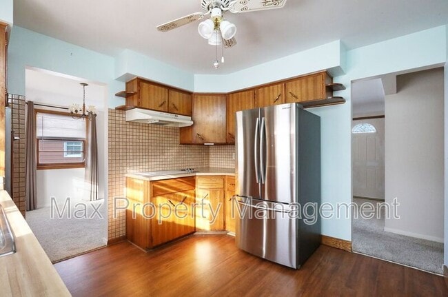 Foto del edificio - 3300 Bel Aire Rd