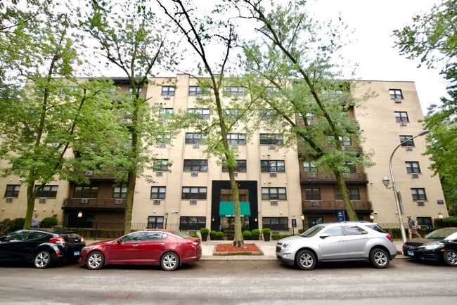 Building Photo - 430 W Barry Ave