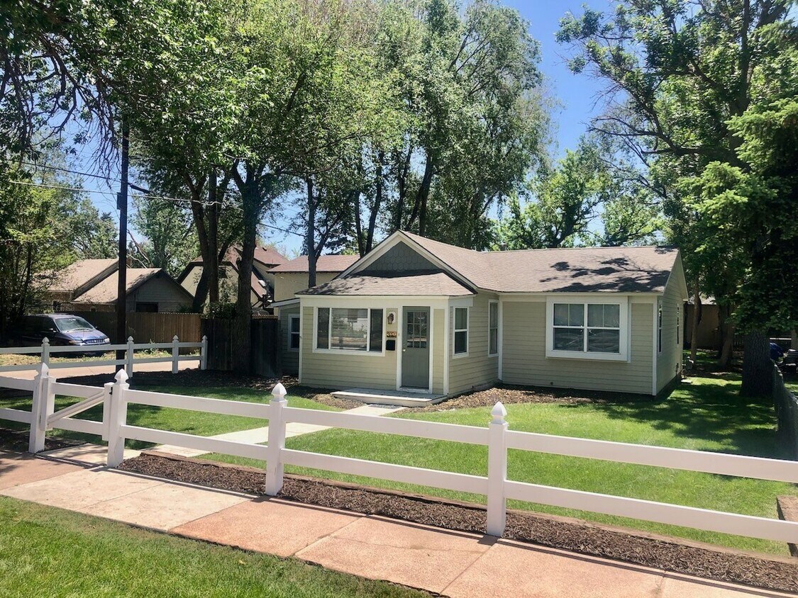 Foto principal - SUPER CUTE REMODELED 2BD COTTAGE ON OVERSI...