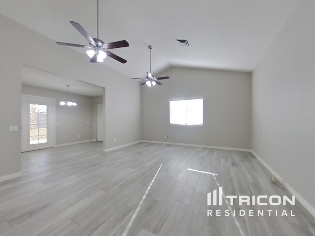 Foto del edificio - 6958 W Mountain View Rd