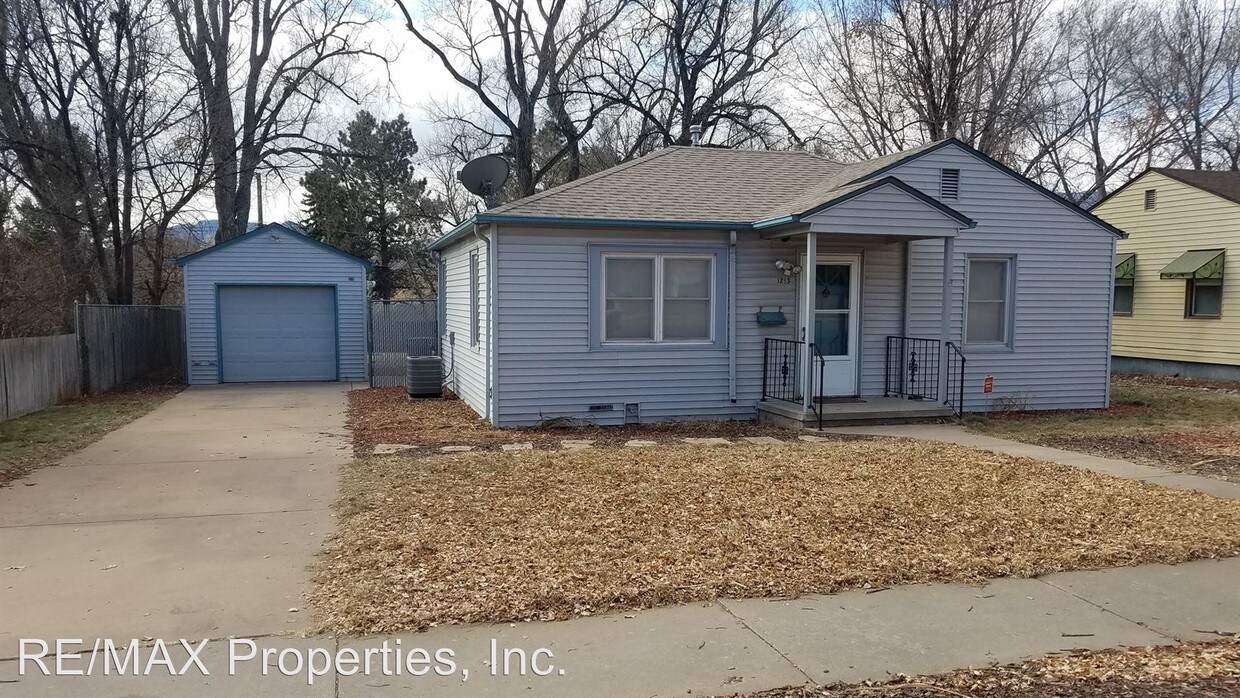 2 br, 1 bath House 1213 E La Salle St House Rental in Colorado