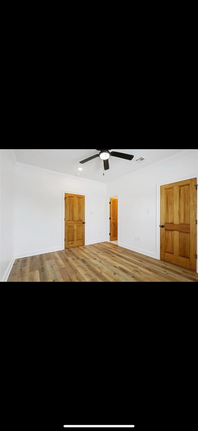 Building Photo - 2022 Saint Anthony St