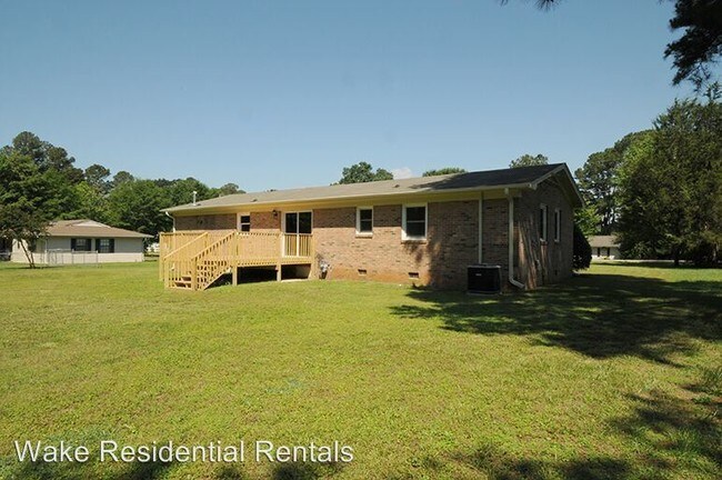 Building Photo - 1609 Cameron Dr