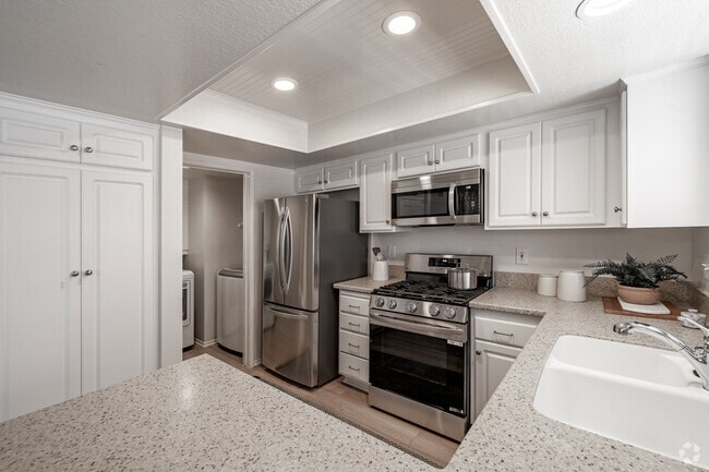 1BR, 1BA - 954SF - Kitchen - ARTÀ Apartments