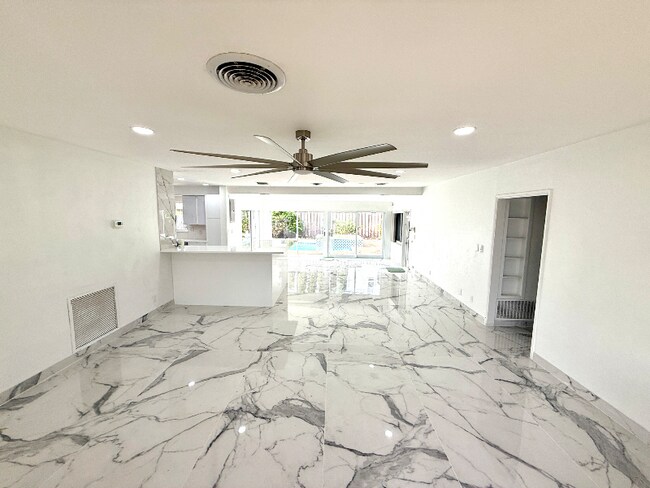 Foto del edificio - 2685 SE 5th St