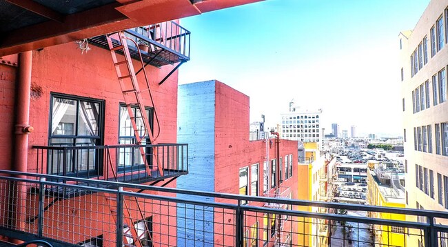Foto del edificio - 746 S Los Angeles St