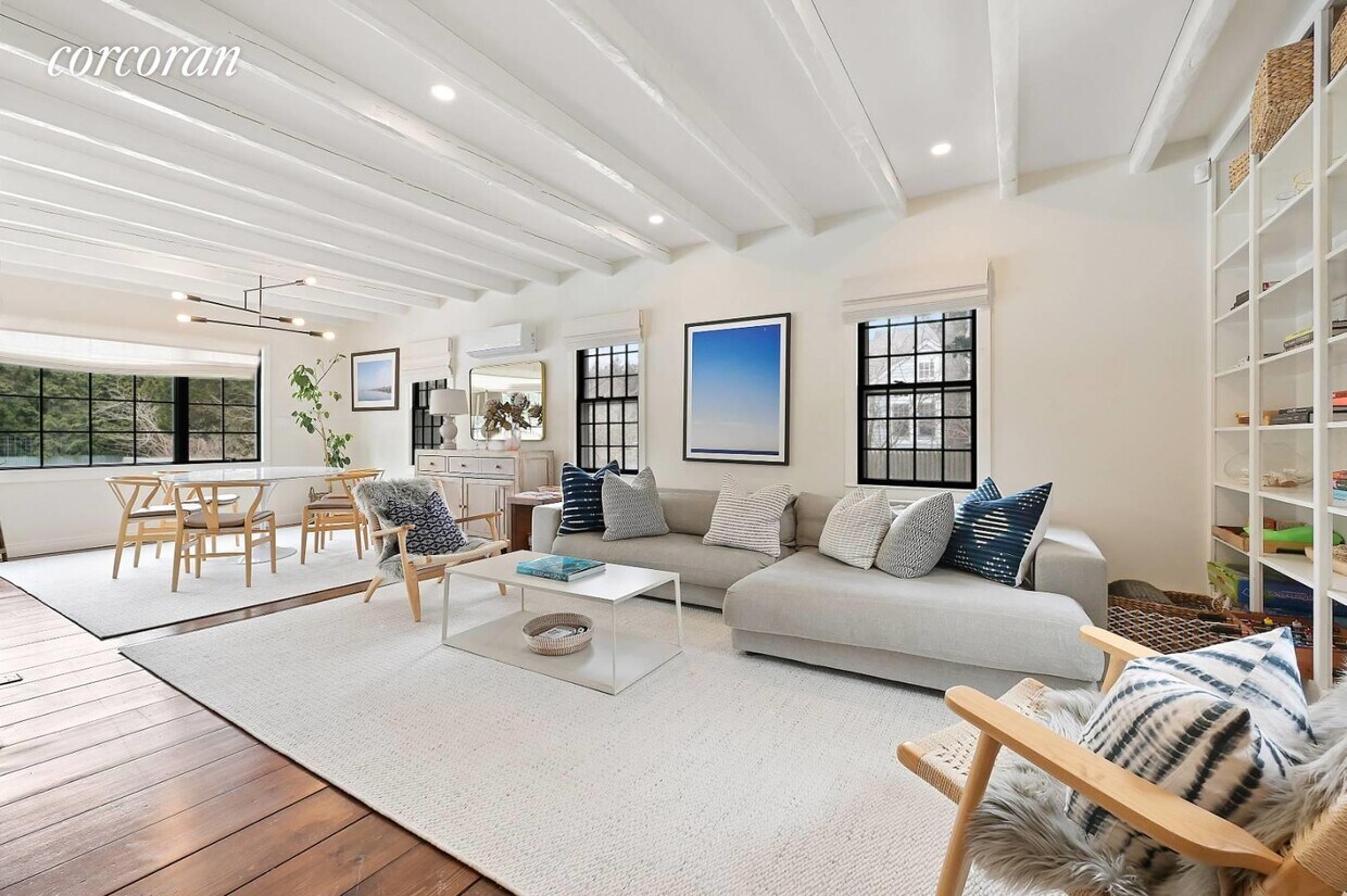 Foto principal - 64 Hedges Ln