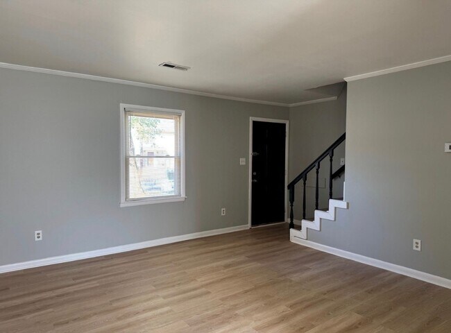 Foto del edificio - 900 Stevens Ct NE