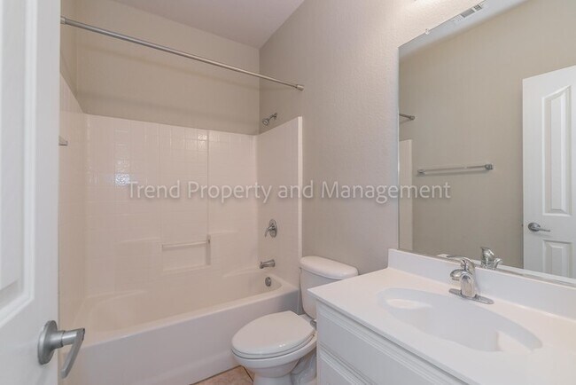 Foto del edificio - Excellent 3 bedroom 2.5 bath ***Move in sp...