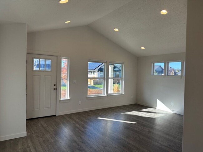 Foto del edificio - NEWER CONSTRUCTION - 2 BR 1BA Hayden Home ...