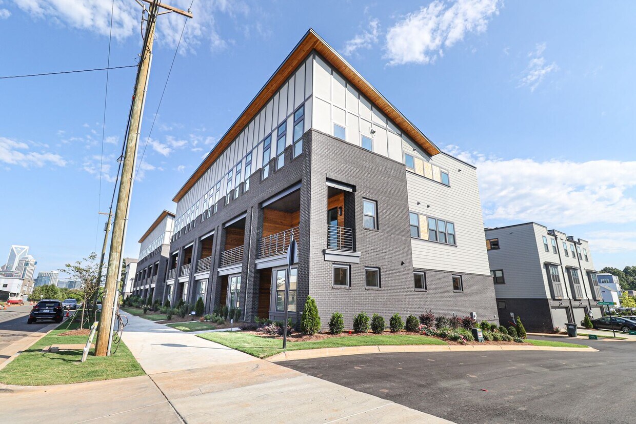 Primary Photo - Luxury New Construction Townhome in Bryant...