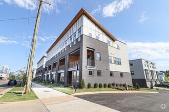 Building Photo - 2027 Isom St