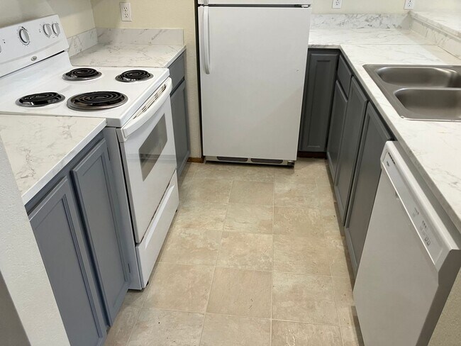 Building Photo - Updated 1 Bedroom in Prime Location!