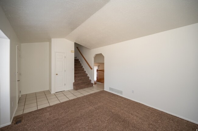 Building Photo - 8004 Old Barn Dr