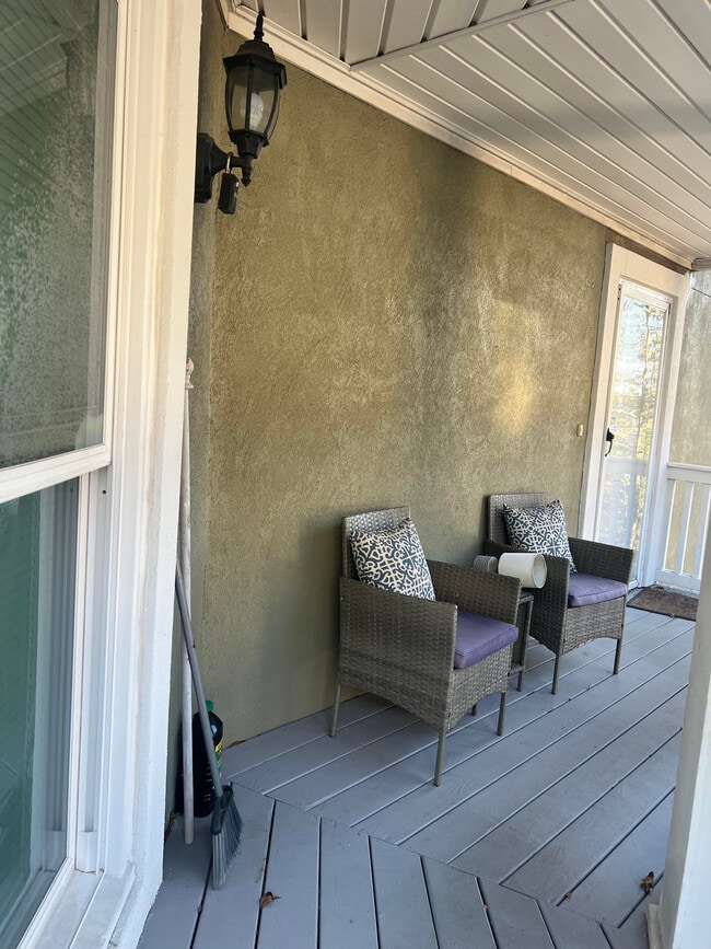 Foto del edificio - 5415 Whisper Wood Cir