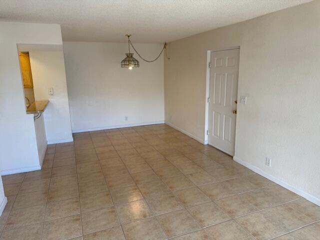 Building Photo - 1500 SE Royal Green Cir