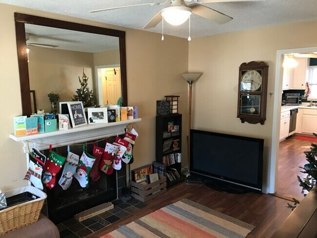 Building Photo - 3BR Eastside Home