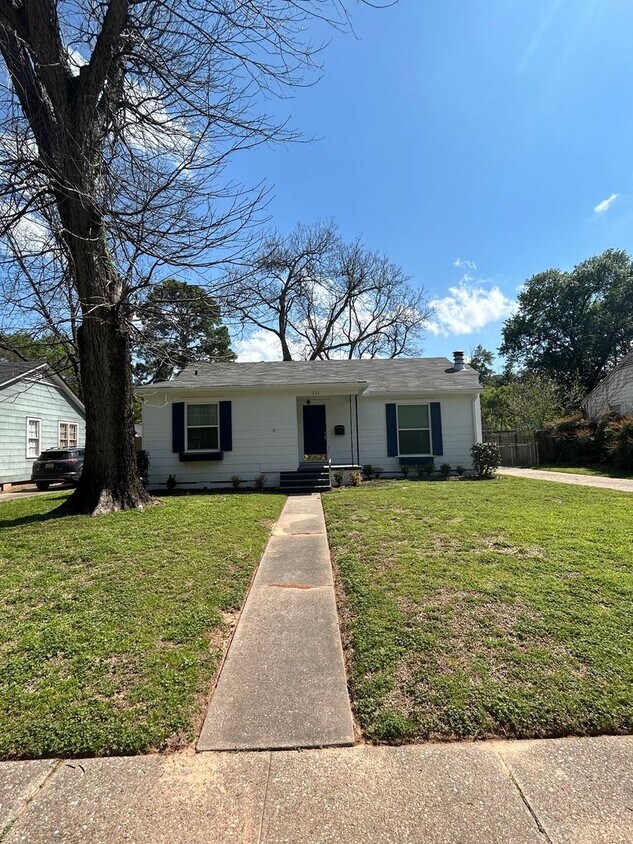 Foto principal - 3 br, 1.5 bath House - 131 Pennsylvania Ave